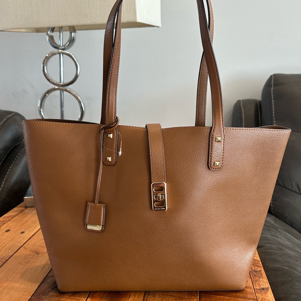 Michael kors tote